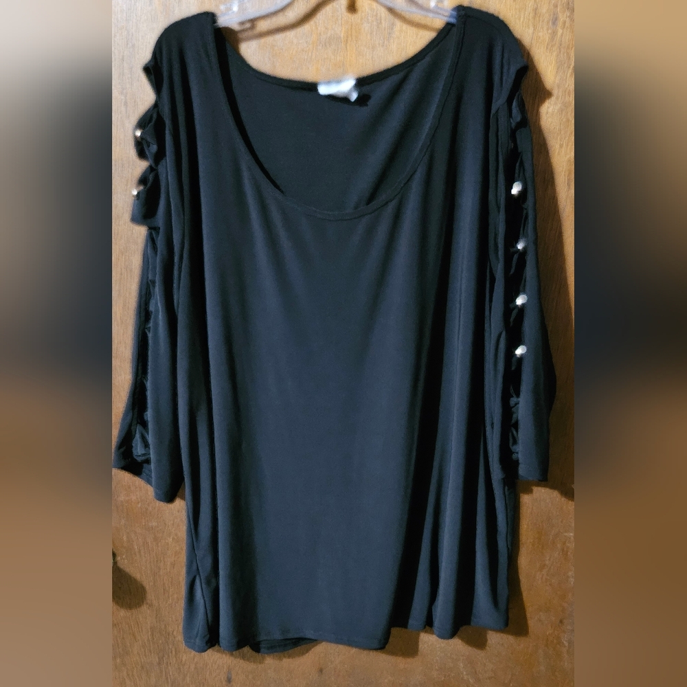 Black Scoop Neck Tunic with Pearl-Accent Ladder Sleeves